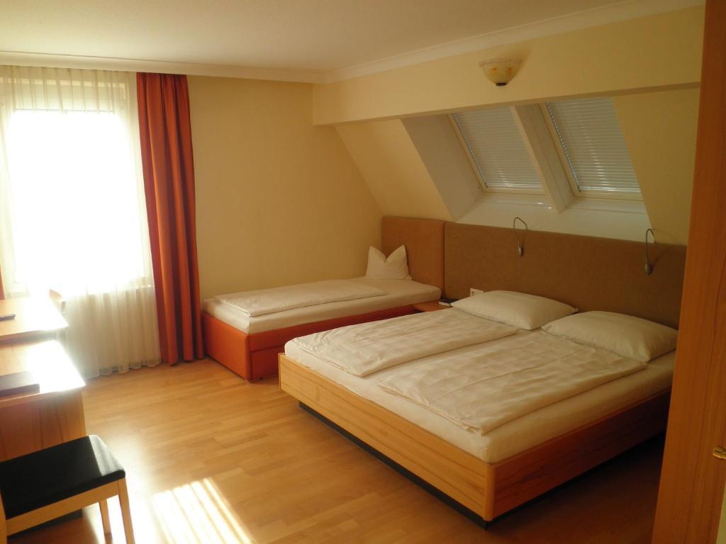 Hotel Lowen Bludenz Rom bilde