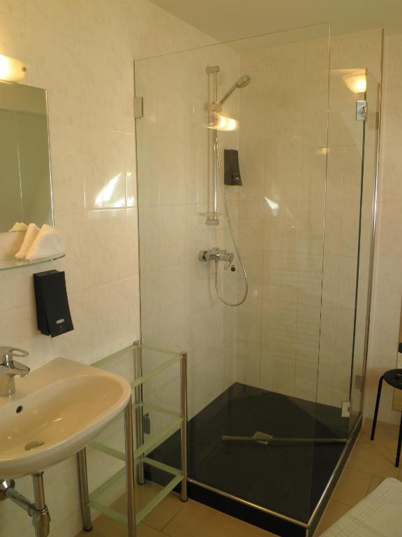 Hotel Lowen Bludenz Rom bilde